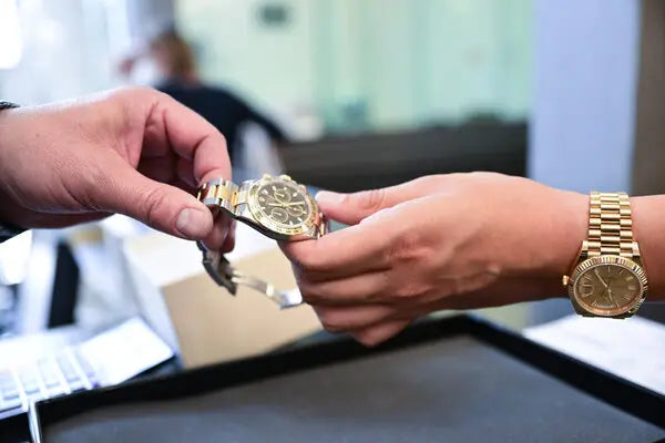 How not to get “Conned” when selling your watch on Consignment.