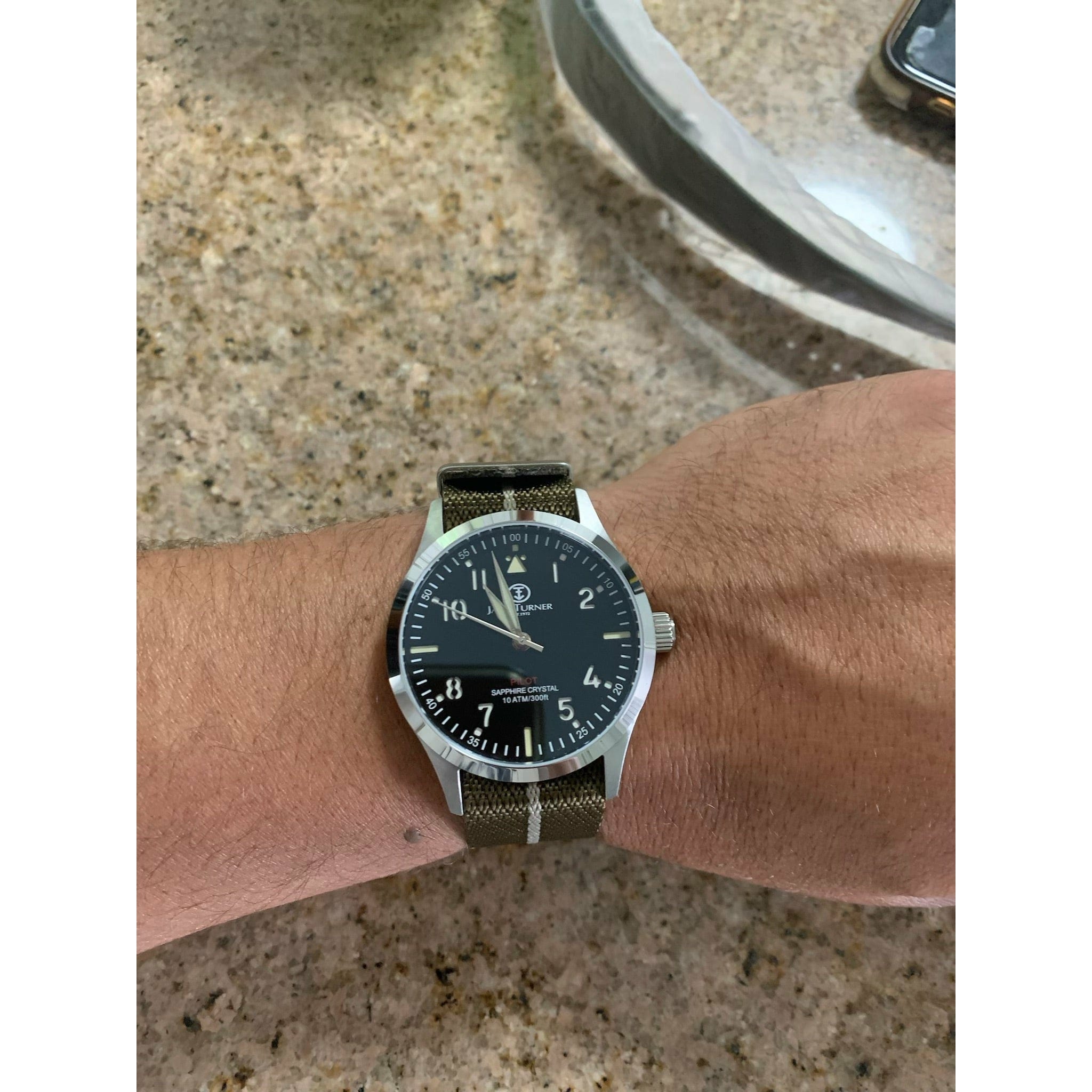 Dim Gray “THE TRAVELER” Stainless Steel Pilot / Field Watch with Mechanical Quartz Movement for Men