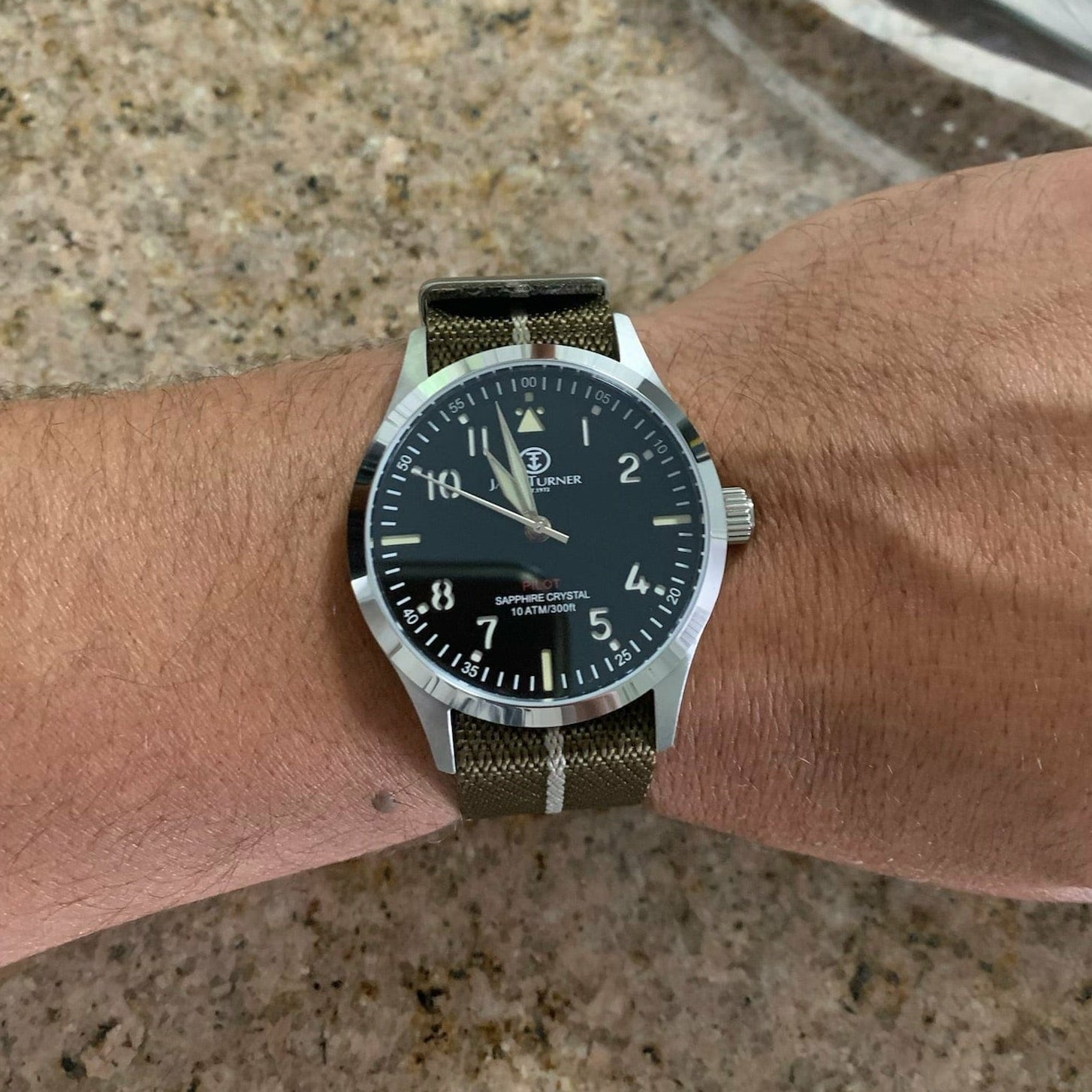 Dim Gray “THE TRAVELER” Stainless Steel Pilot / Field Watch with Mechanical Quartz Movement for Men