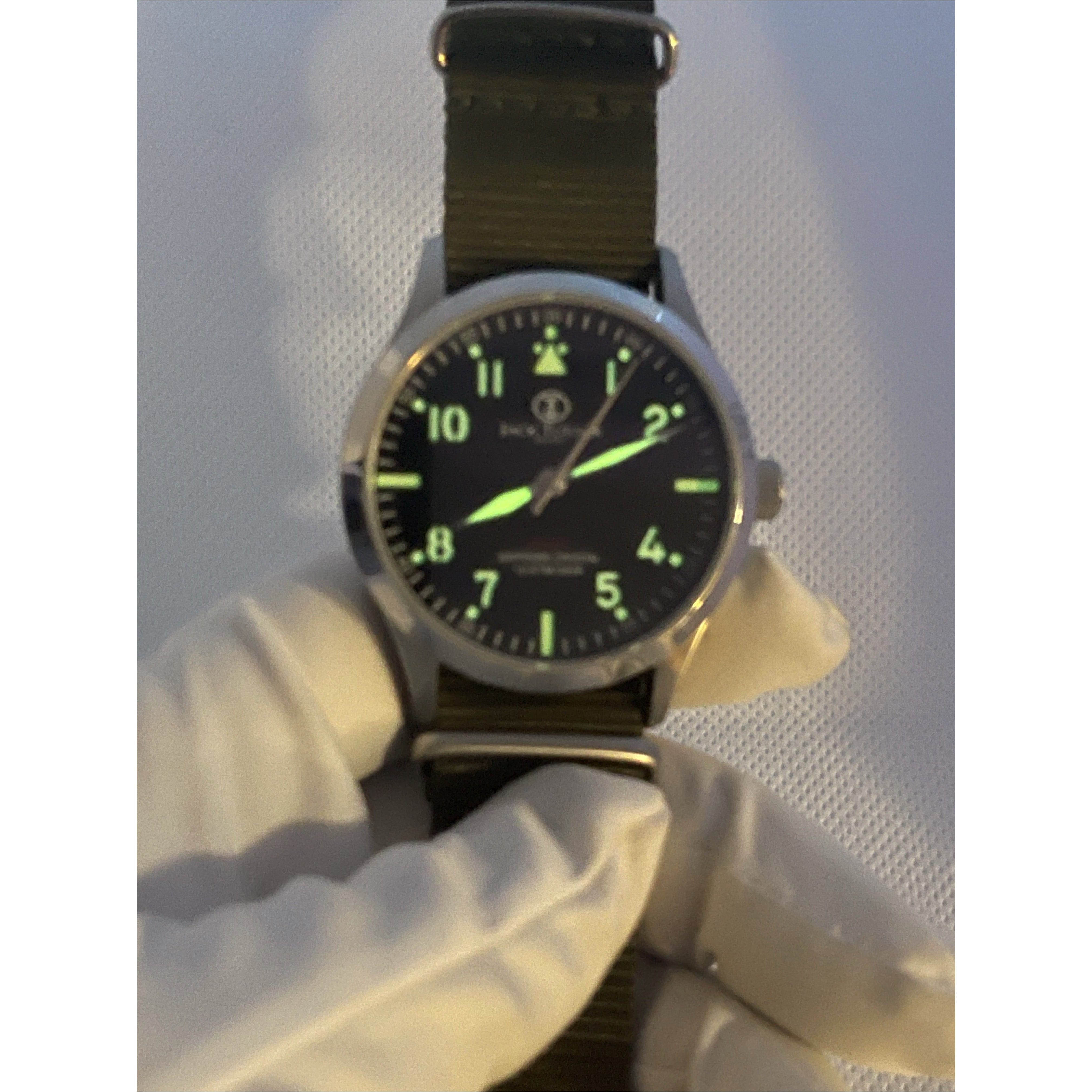 Light Slate Gray “THE TRAVELER” Stainless Steel Pilot / Field Watch with Mechanical Quartz Movement for Men